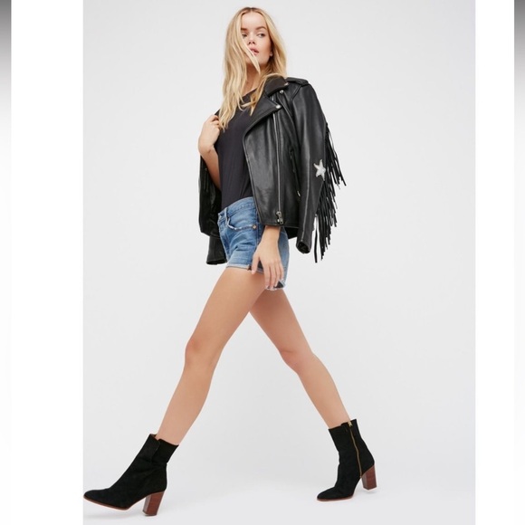 Levi’s original 501 in Explorer cutoff denim jean shorts 25 medium blue revolve - Picture 8 of 8